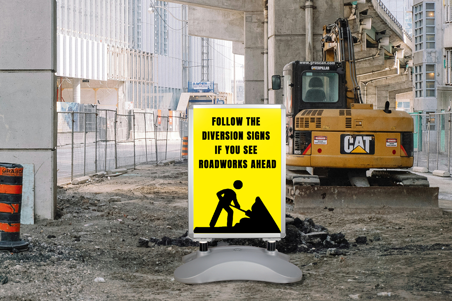 The water-filled poster stand uses a four-step method